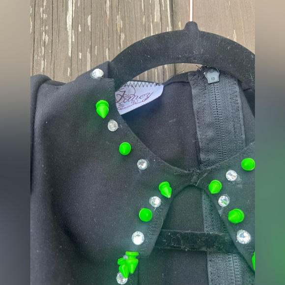 FANCY BY FRANCESCA WATSON DESIGNER SAMPLE SALEALERT BLACK STUDDED CROP TOP SMALL - Picture 2 of 4